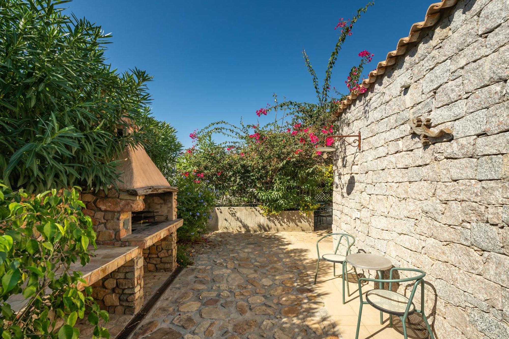 Villa Bouganville Cala Sinzias Кастиадас Экстерьер фото