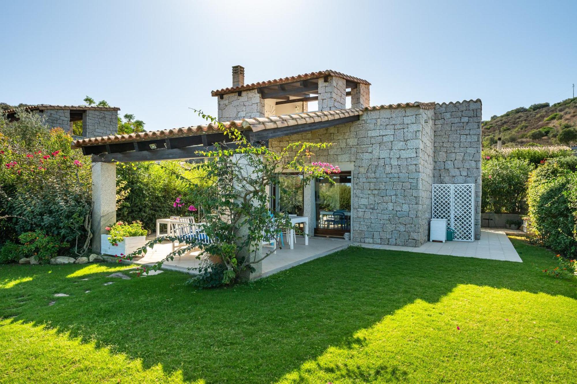 Villa Bouganville Cala Sinzias Кастиадас Экстерьер фото