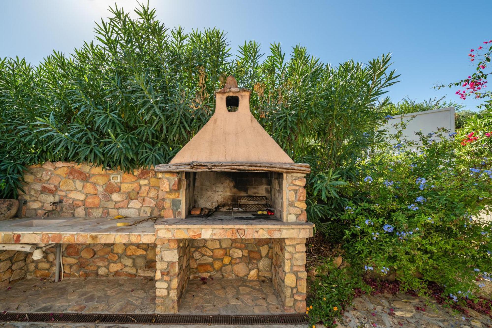 Villa Bouganville Cala Sinzias Кастиадас Экстерьер фото