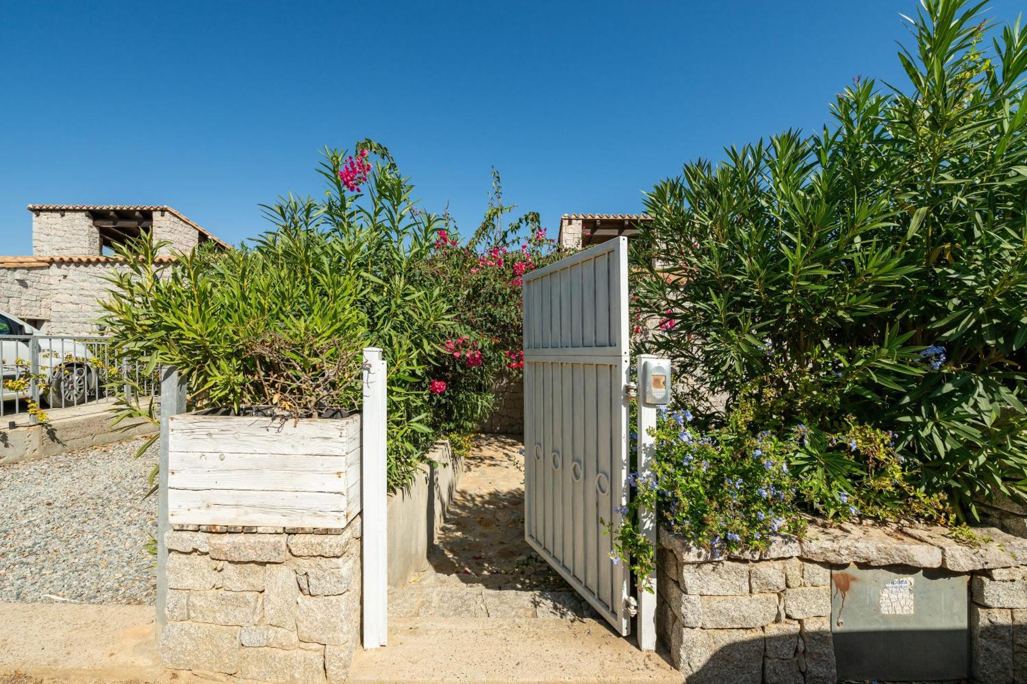 Villa Bouganville Cala Sinzias Кастиадас Экстерьер фото